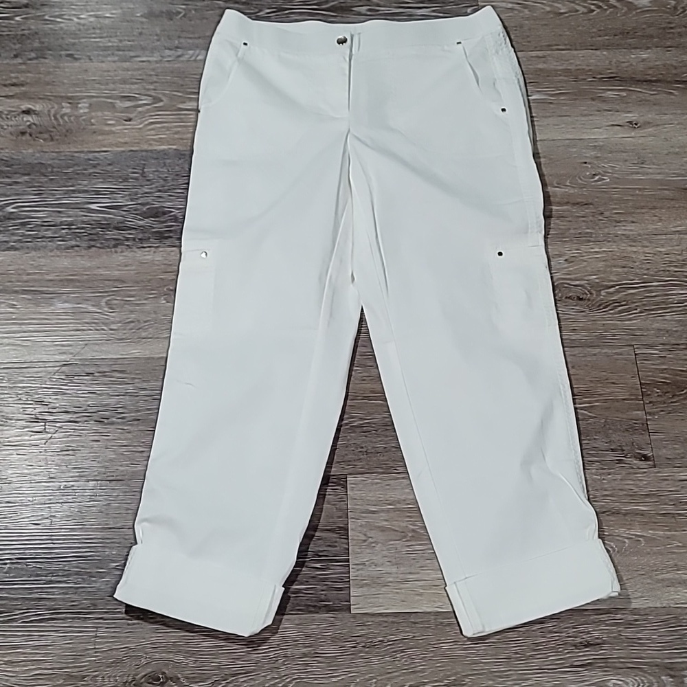 Chico’s cargo crop size 00 plus size